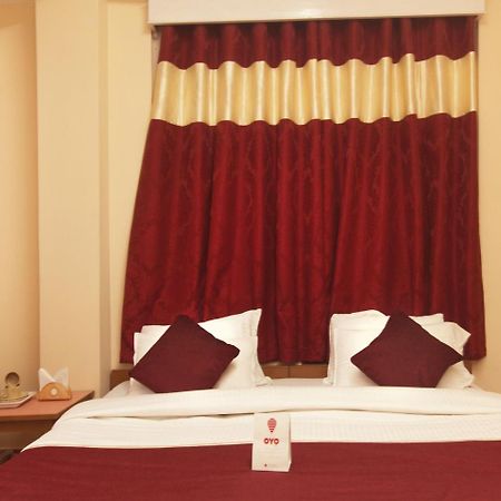 Oyo 13521 Sudhriti Hotel Siliguri Exteriör bild