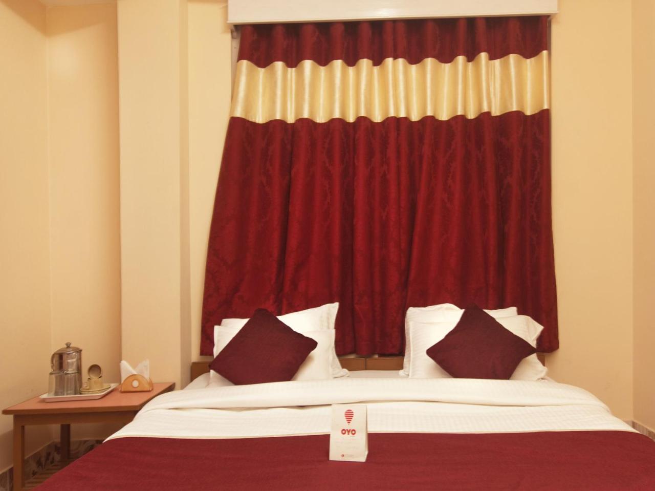 Oyo 13521 Sudhriti Hotel Siliguri Exteriör bild