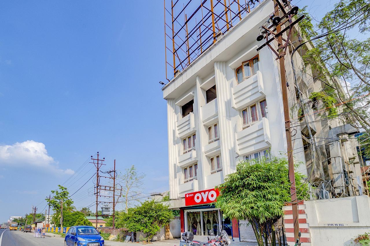 Oyo 13521 Sudhriti Hotel Siliguri Exteriör bild