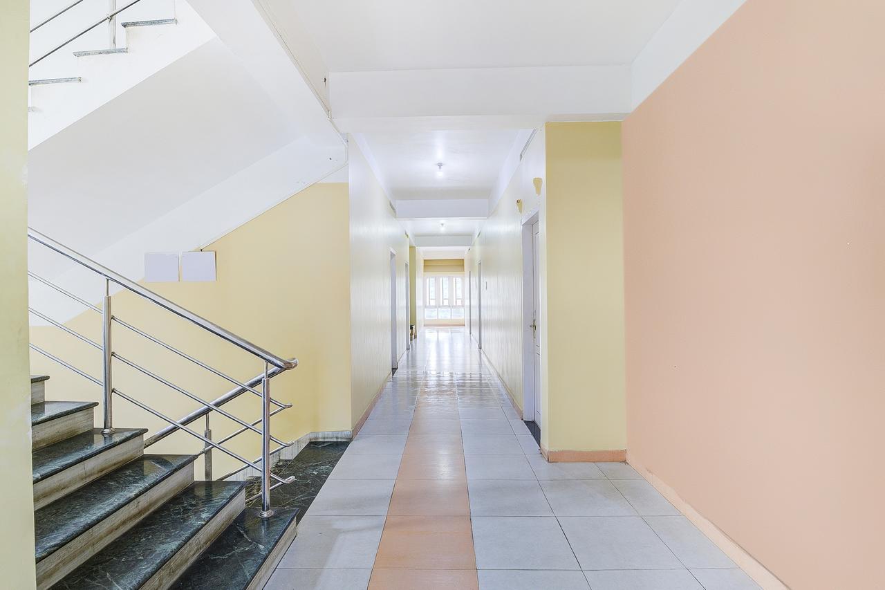 Oyo 13521 Sudhriti Hotel Siliguri Exteriör bild